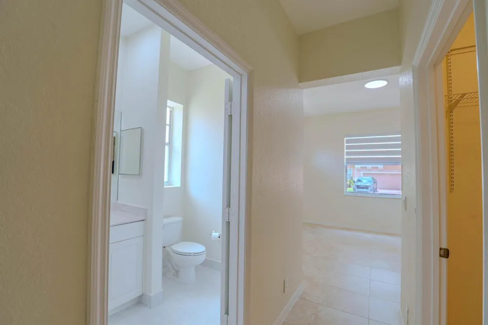 5733 NW 119th Drive Coral Springs, FL 33076