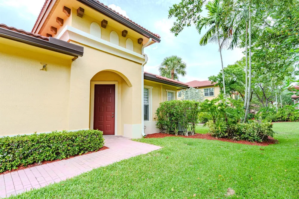 5733 NW 119th Drive Coral Springs, FL 33076