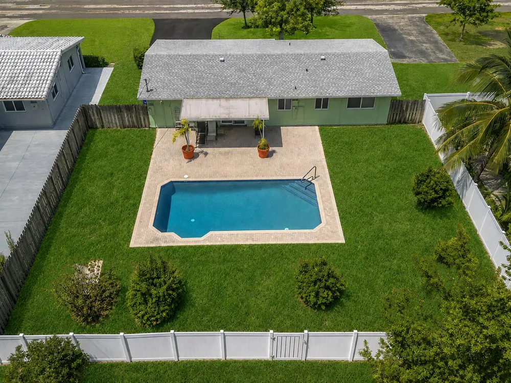 310 SE 8TH COURT Pompano Beach, FL 33060