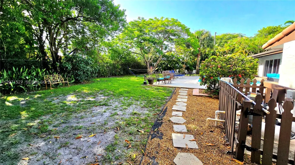 219 S 17th Ave S Lake Worth, FL 33460
