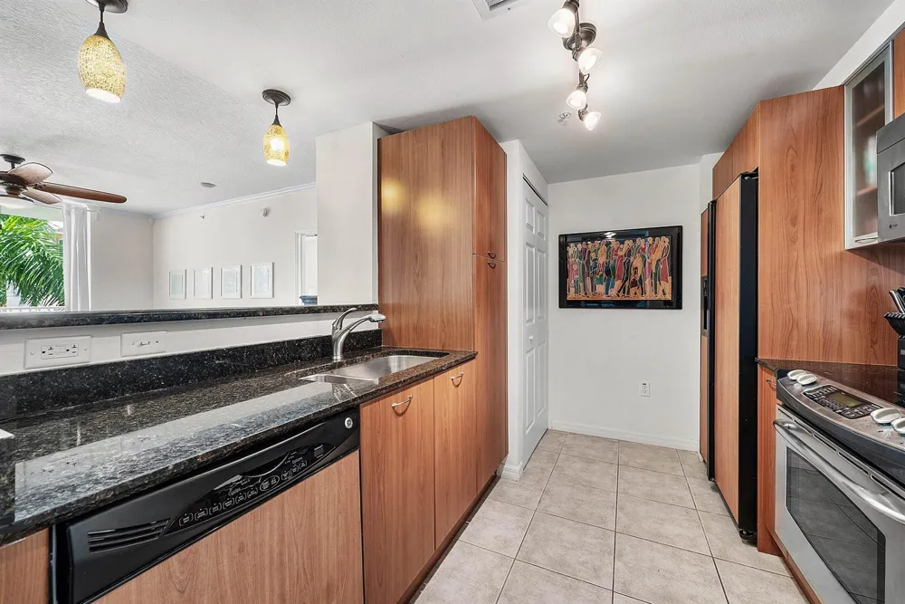 625 Casa Loma Boulevard #508 Boynton Beach, FL 33435