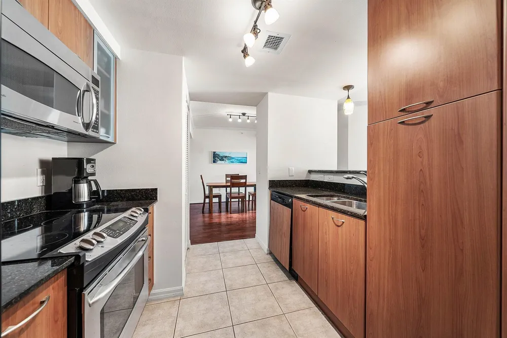 625 Casa Loma Boulevard #508 Boynton Beach, FL 33435