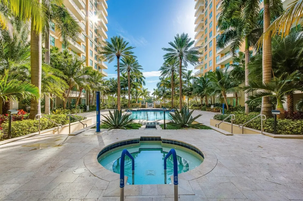 625 Casa Loma Boulevard #508 Boynton Beach, FL 33435