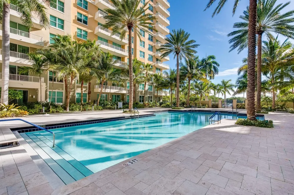 625 Casa Loma Boulevard #508 Boynton Beach, FL 33435