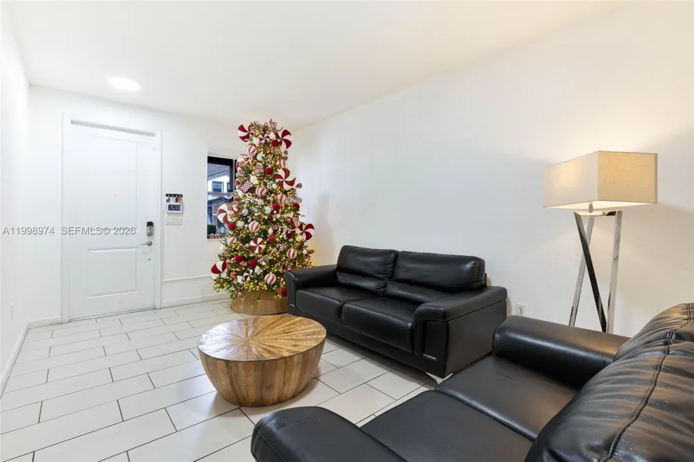 15070 SW 119th Ln Miami, FL 33196
