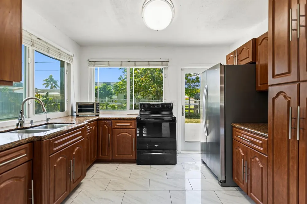 2748 SW 46TH COURT Dania Beach, FL 33312
