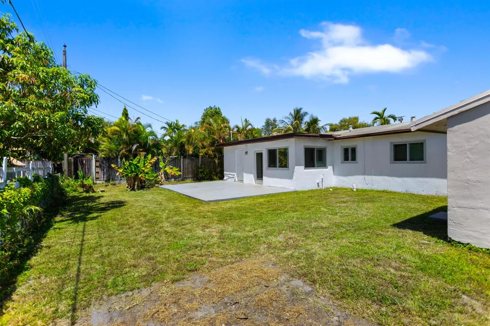 2748 SW 46TH COURT Dania Beach, FL 33312