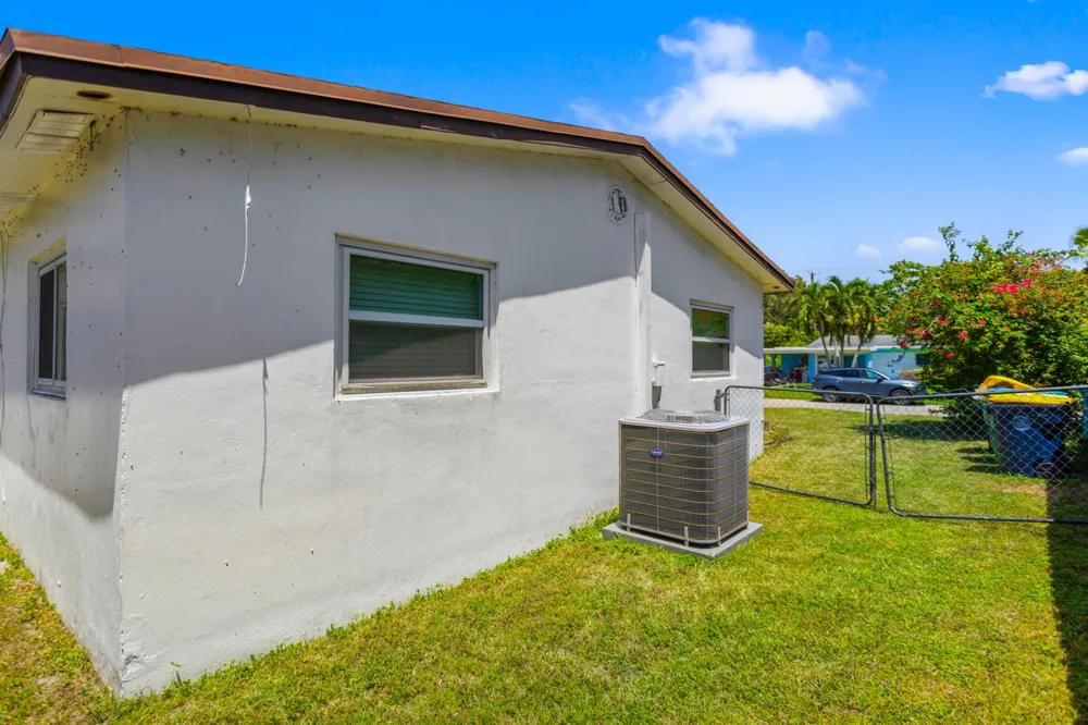 2748 SW 46TH COURT Dania Beach, FL 33312