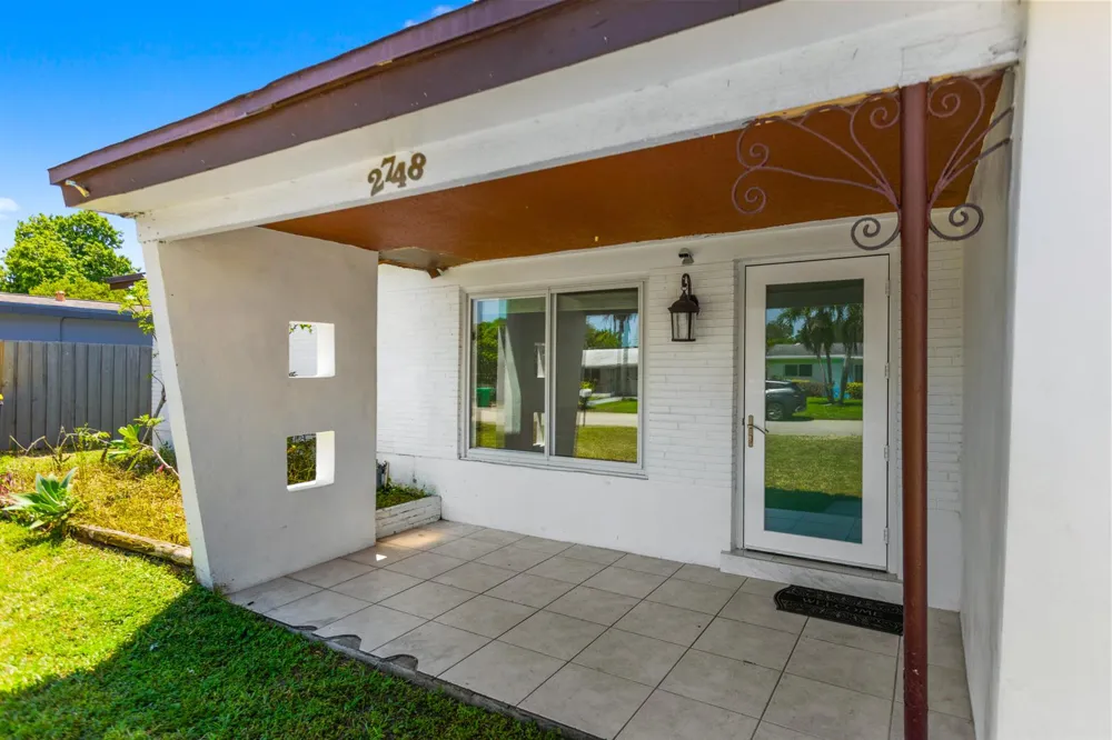2748 SW 46TH COURT Dania Beach, FL 33312