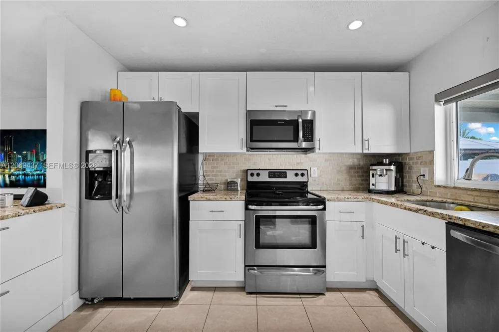 2710 NW 54th St Tamarac, FL 33309