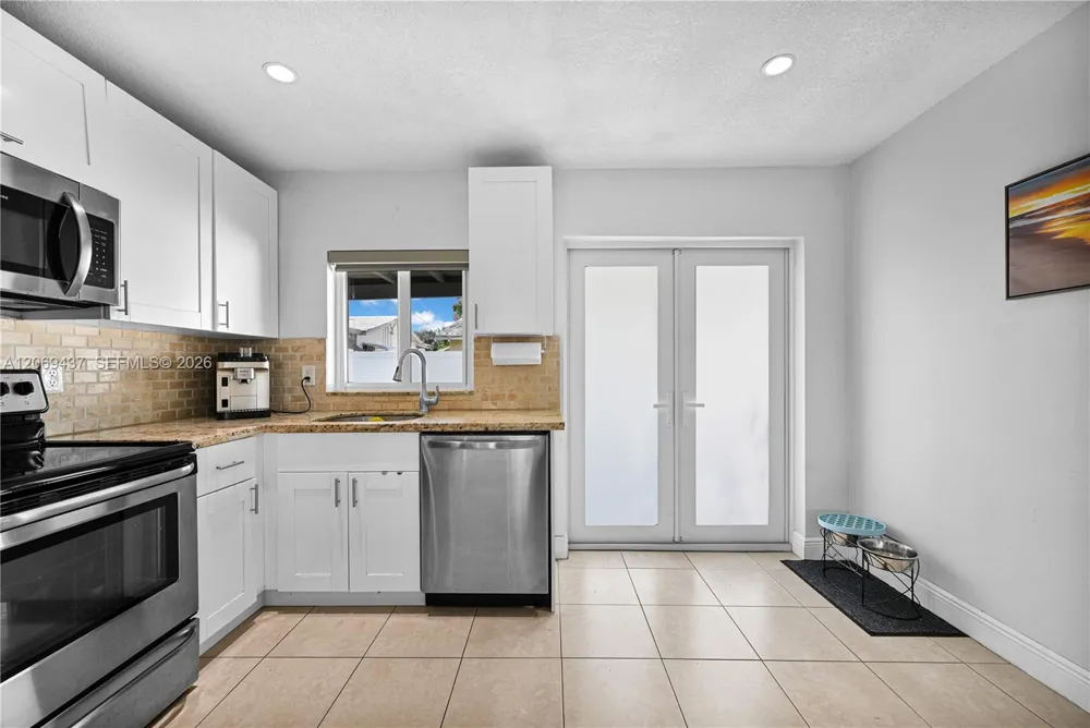 2710 NW 54th St Tamarac, FL 33309