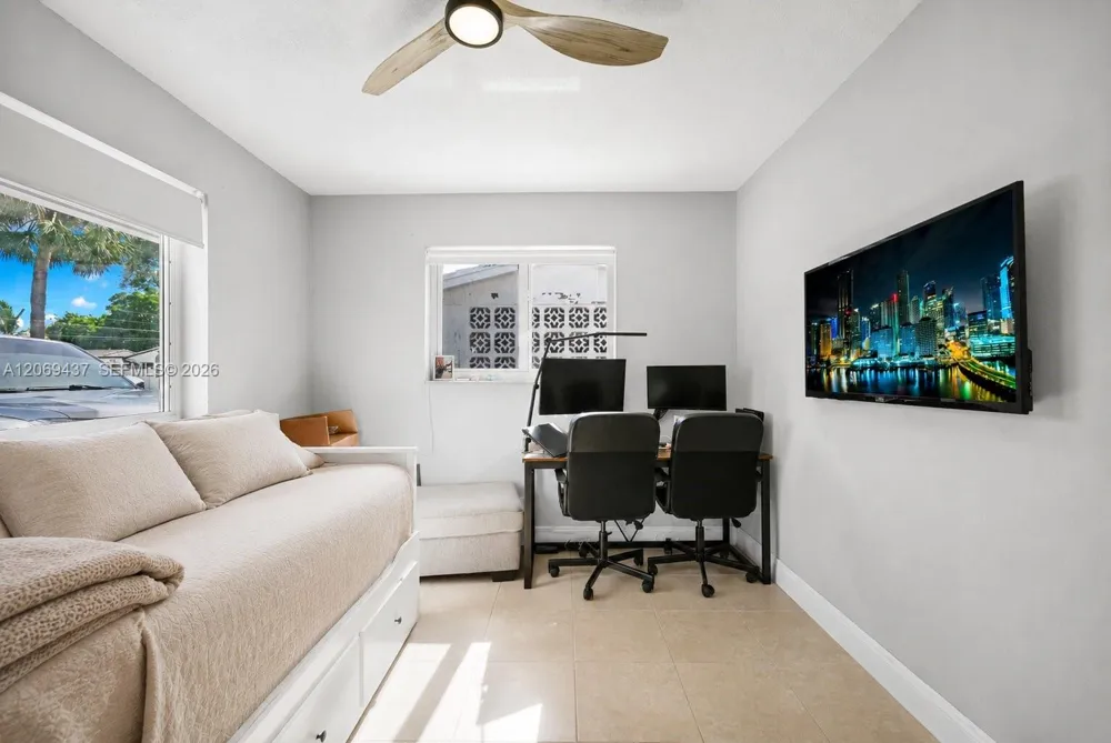 2710 NW 54th St Tamarac, FL 33309