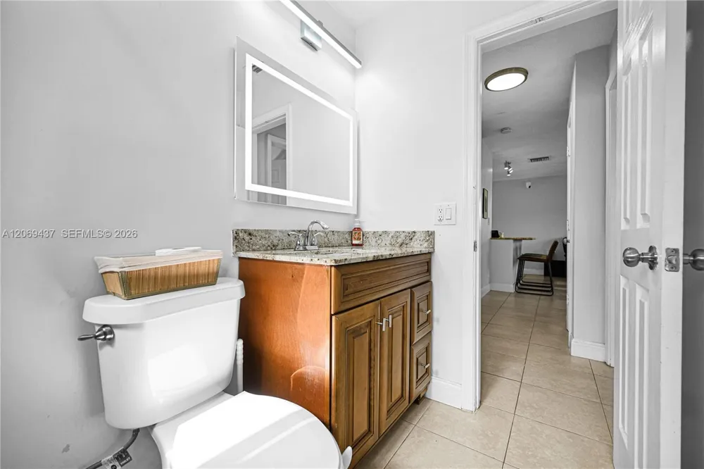 2710 NW 54th St Tamarac, FL 33309