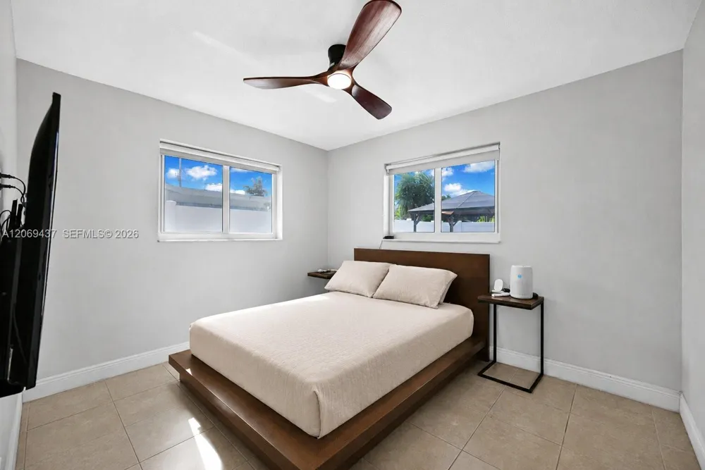 2710 NW 54th St Tamarac, FL 33309