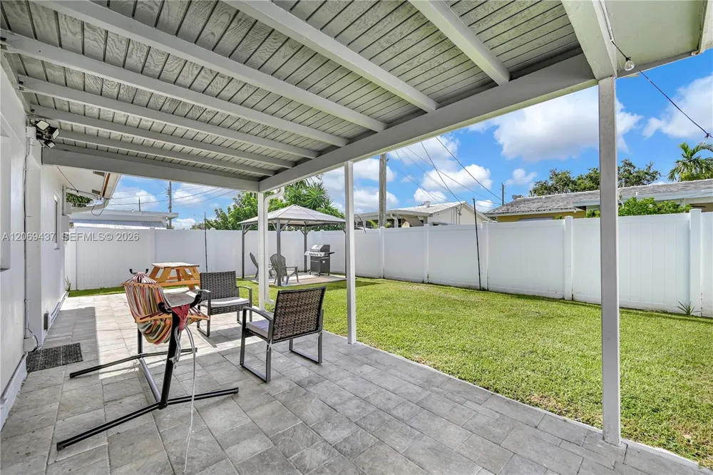 2710 NW 54th St Tamarac, FL 33309