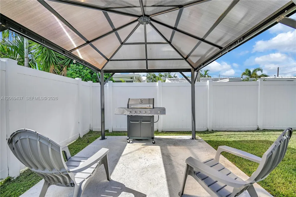 2710 NW 54th St Tamarac, FL 33309
