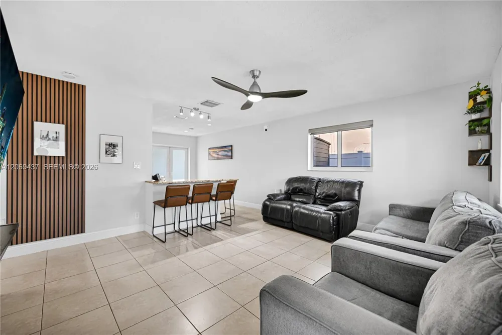 2710 NW 54th St Tamarac, FL 33309