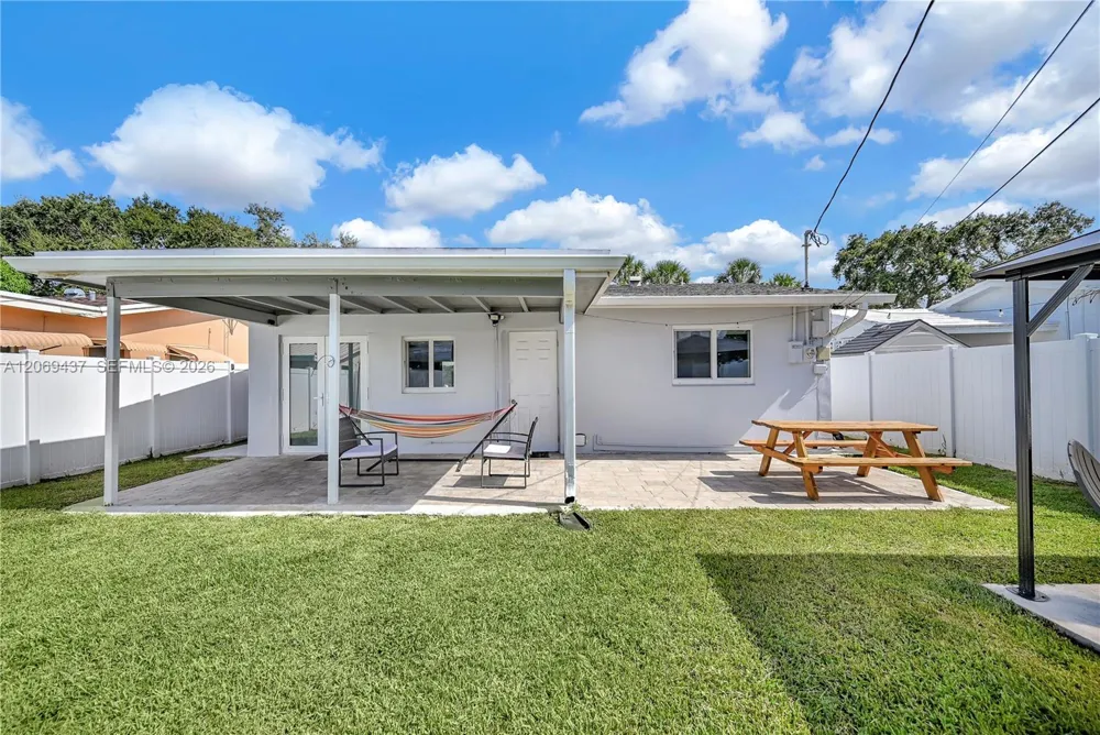 2710 NW 54th St Tamarac, FL 33309