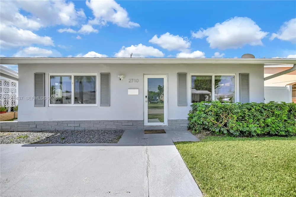 2710 NW 54th St Tamarac, FL 33309