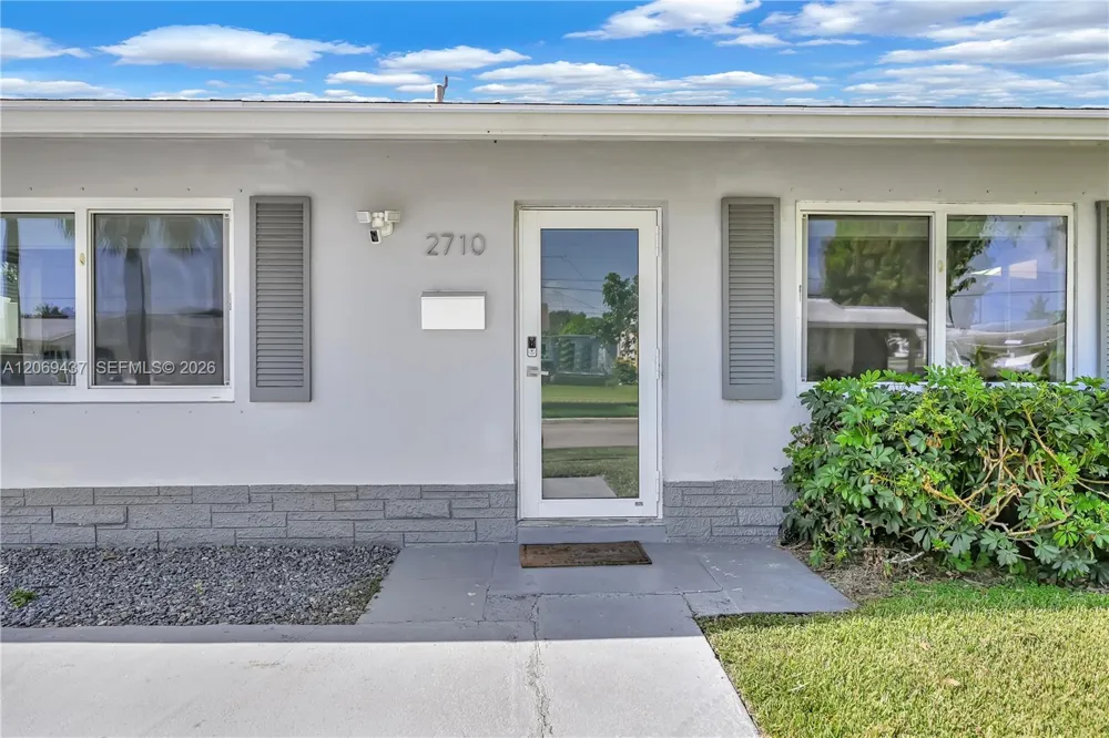 2710 NW 54th St Tamarac, FL 33309