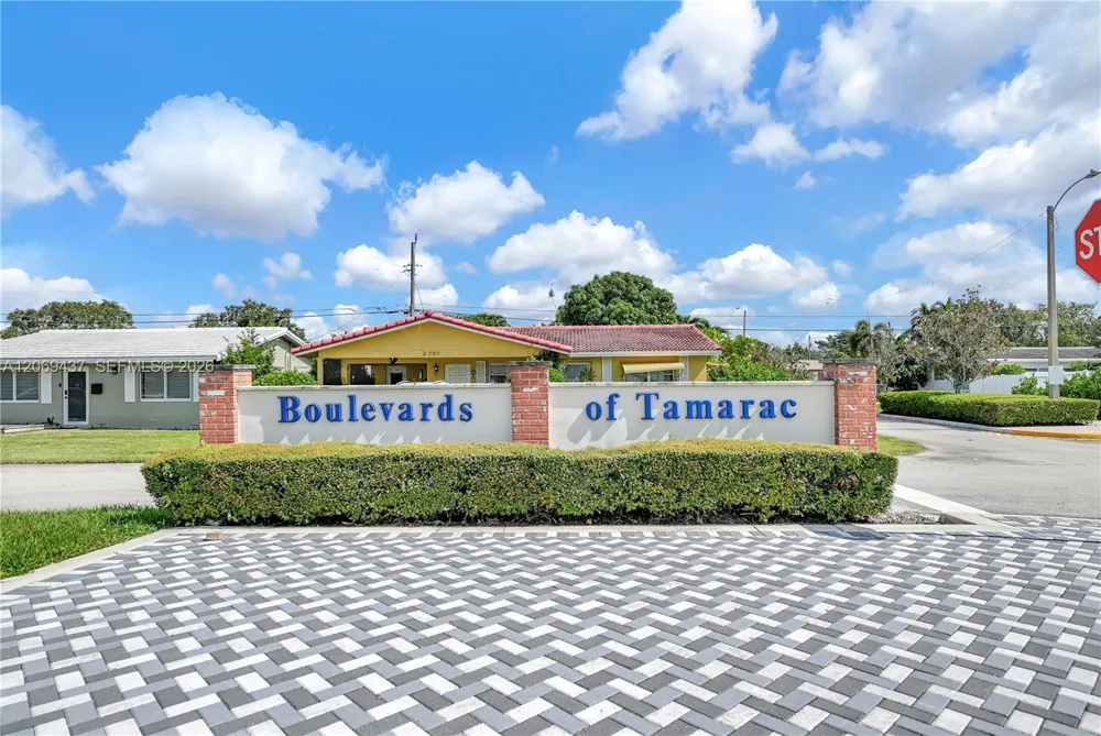 2710 NW 54th St Tamarac, FL 33309