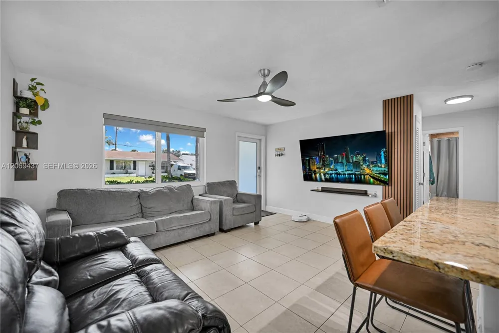 2710 NW 54th St Tamarac, FL 33309