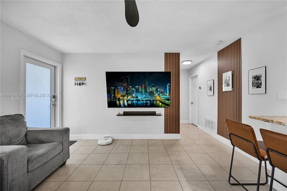 2710 NW 54th St Tamarac, FL 33309