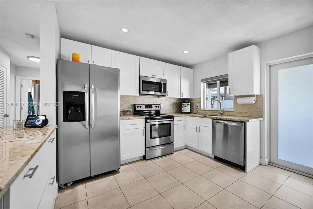 2710 NW 54th St Tamarac, FL 33309