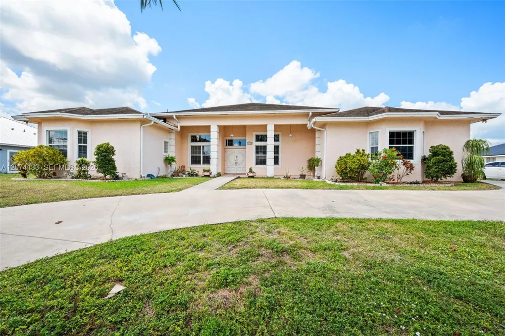 1006 Bayberry Loop Clewiston, FL 33440