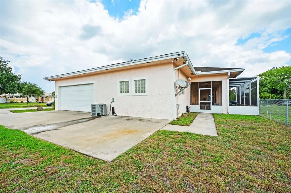 1006 Bayberry Loop Clewiston, FL 33440