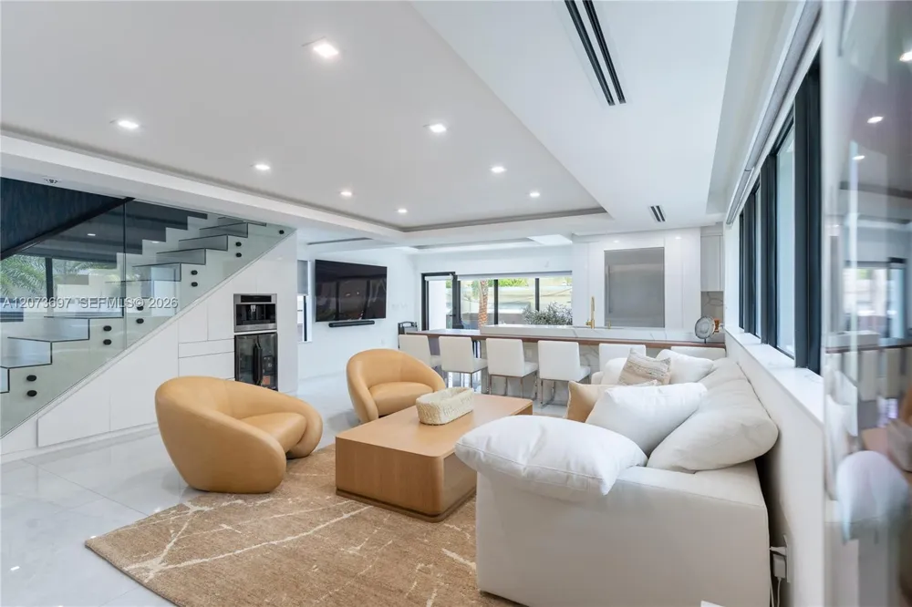 5601 Ocean Dr Hollywood, FL 33019