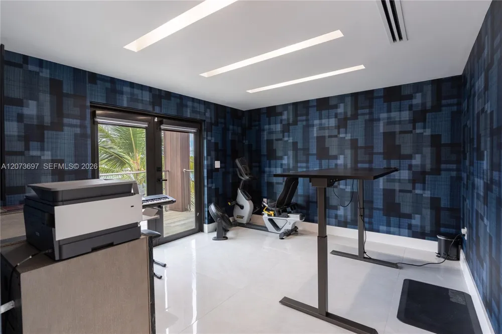 5601 Ocean Dr Hollywood, FL 33019