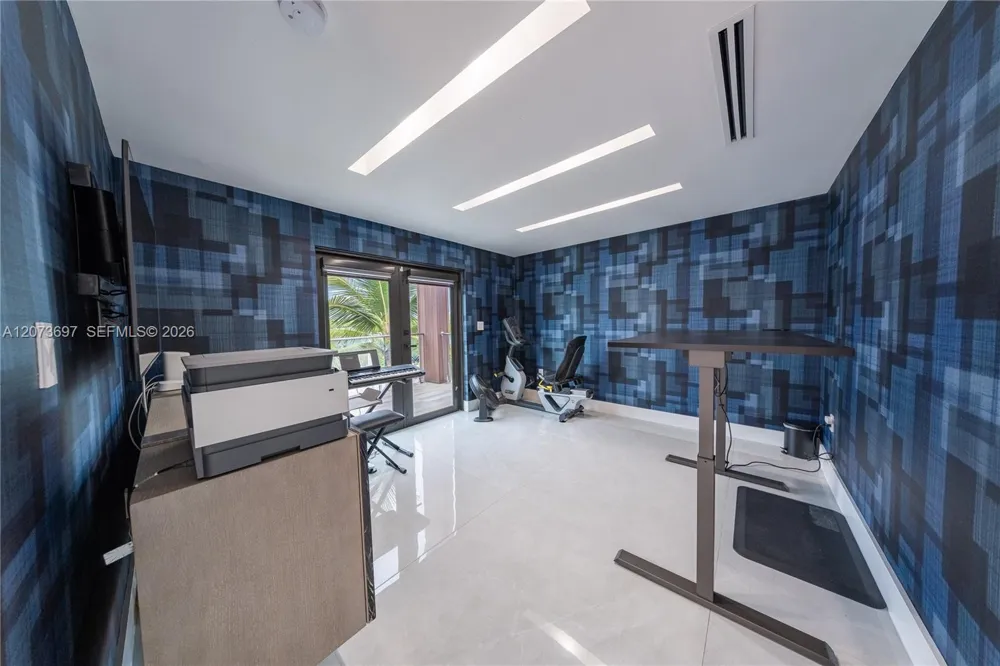 5601 Ocean Dr Hollywood, FL 33019