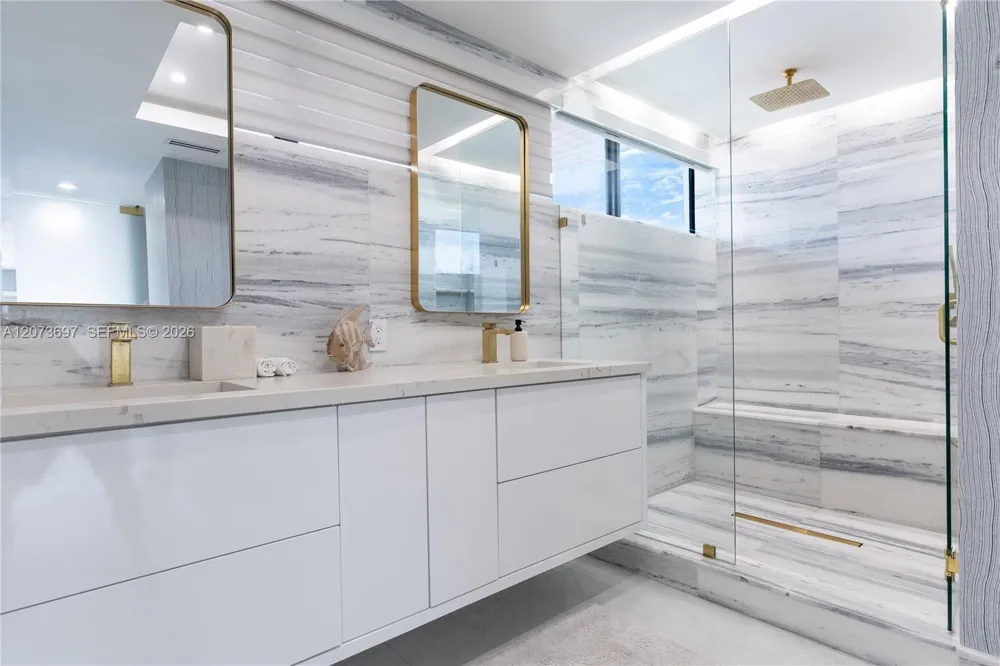 5601 Ocean Dr Hollywood, FL 33019