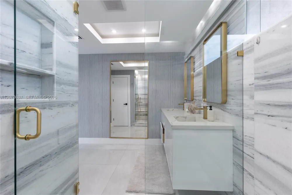 5601 Ocean Dr Hollywood, FL 33019