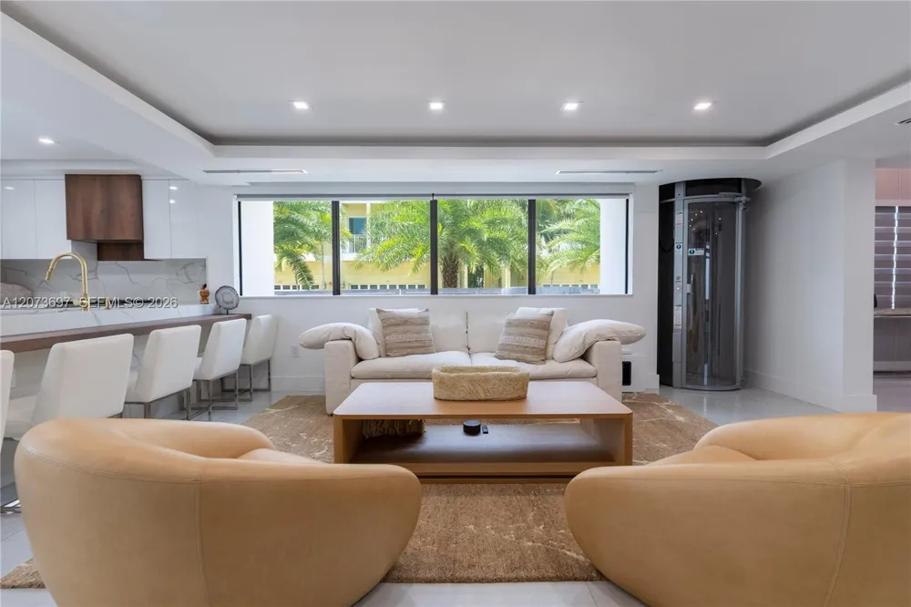 5601 Ocean Dr Hollywood, FL 33019
