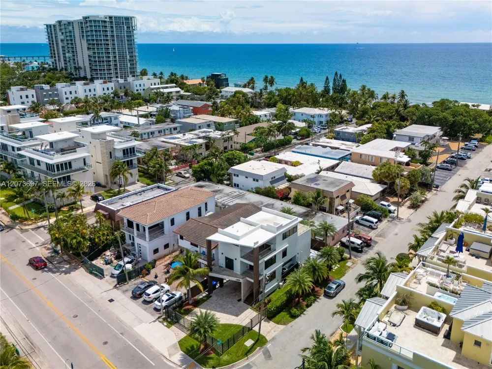 5601 Ocean Dr Hollywood, FL 33019