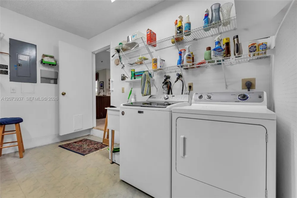 2140 SW 97th Ln Davie, FL 33324