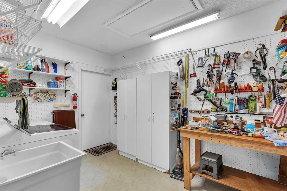 2140 SW 97th Ln Davie, FL 33324