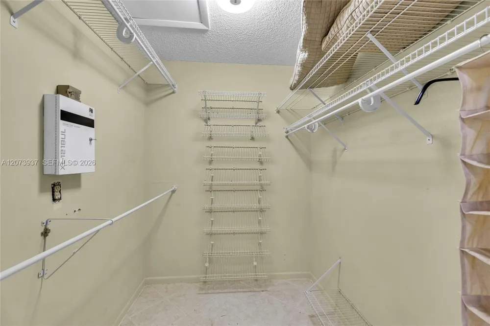 2140 SW 97th Ln Davie, FL 33324