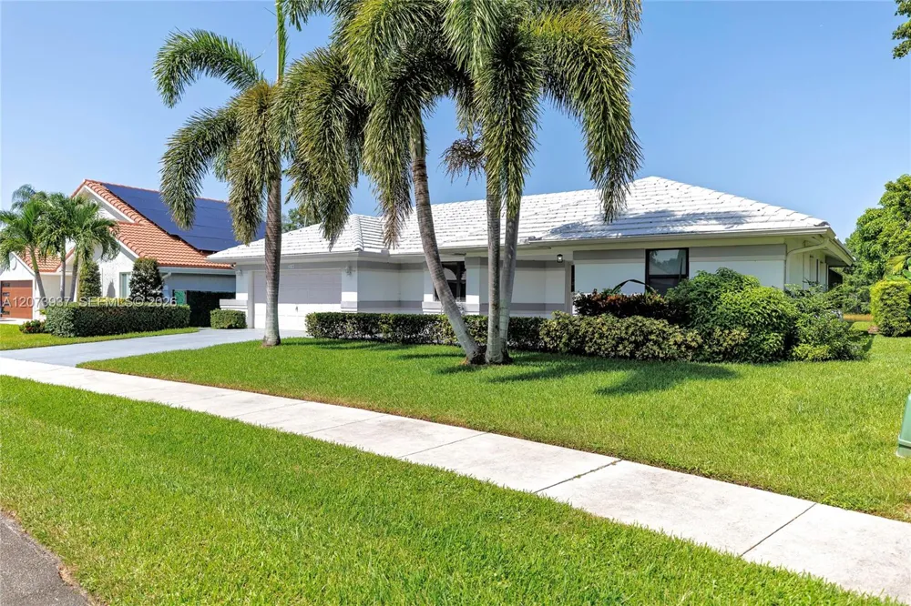 2140 SW 97th Ln Davie, FL 33324