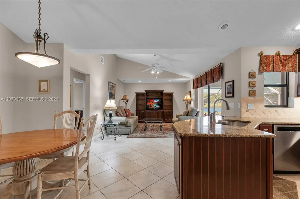 2140 SW 97th Ln Davie, FL 33324