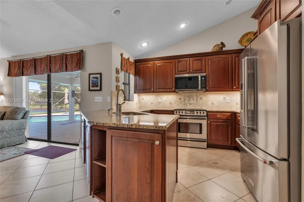 2140 SW 97th Ln Davie, FL 33324
