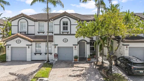 7809 NW 114th Path
