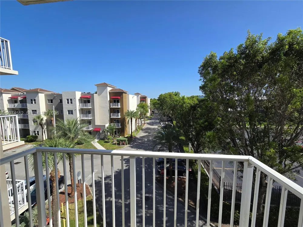11060 SW 196th St #408 Cutler Bay, FL 33157