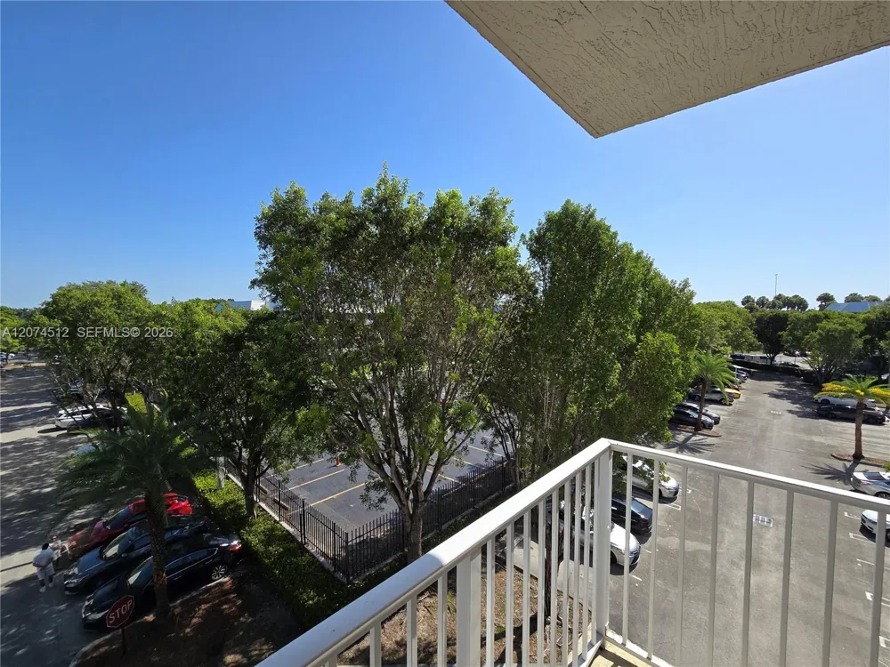 11060 SW 196th St #408 Cutler Bay, FL 33157