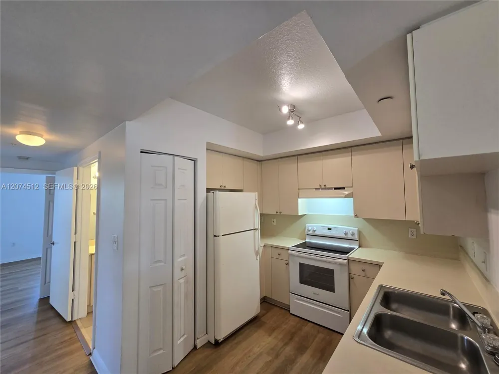 11060 SW 196th St #408 Cutler Bay, FL 33157