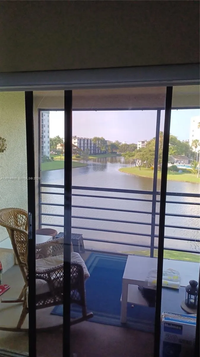 2309 S Cypress Bend Dr #414C Pompano Beach, FL 33069
