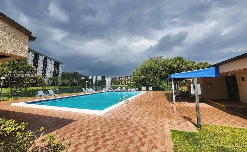 2309 S Cypress Bend Dr #414C Pompano Beach, FL 33069