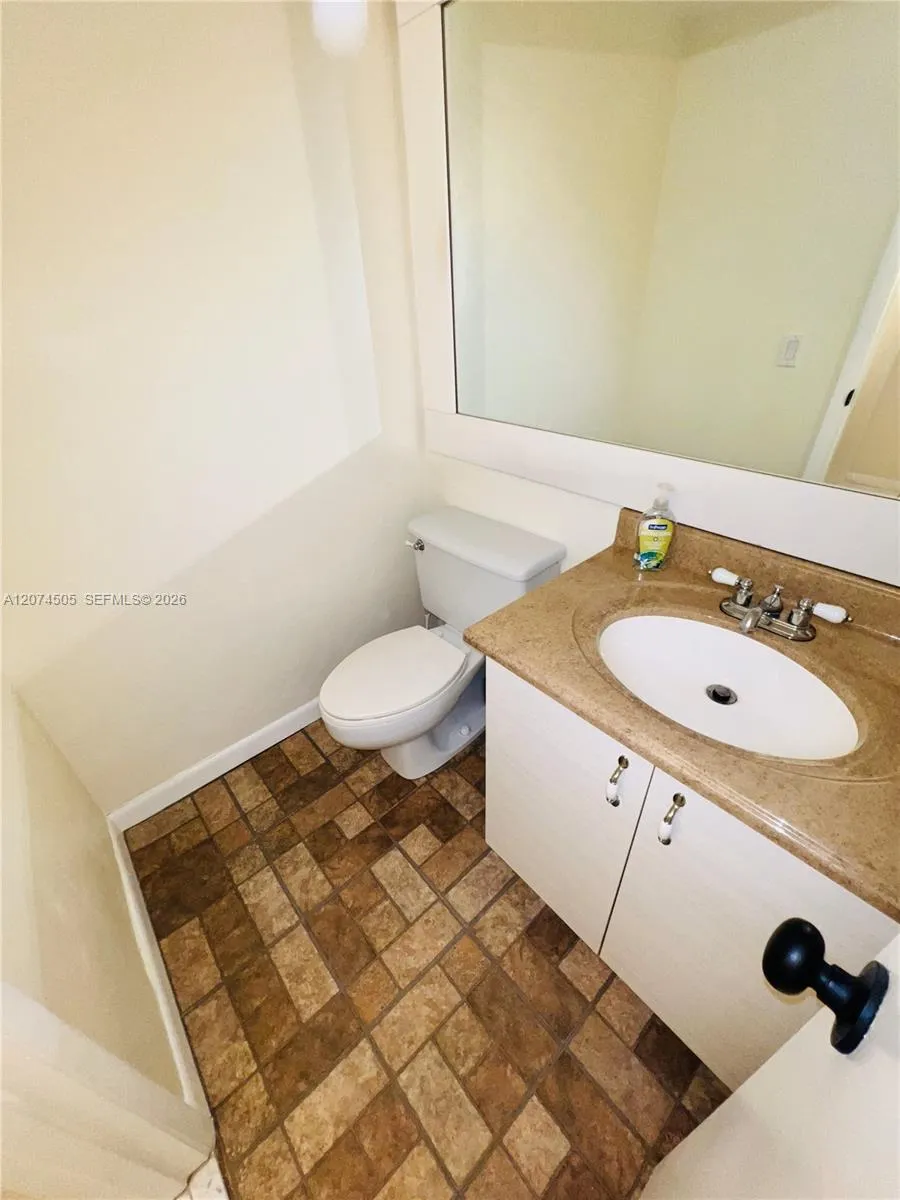 2309 S Cypress Bend Dr #414C Pompano Beach, FL 33069